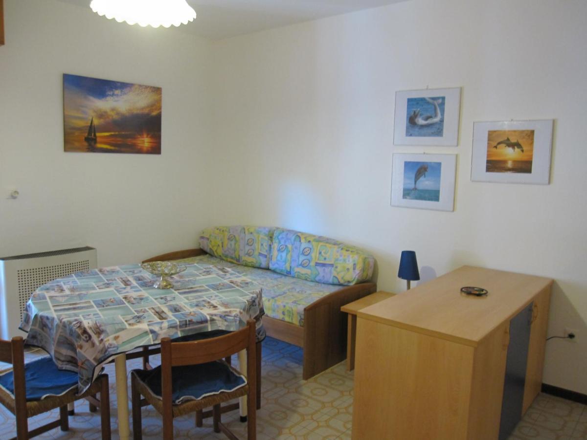 Argea Apartment Grado Bagian luar foto
