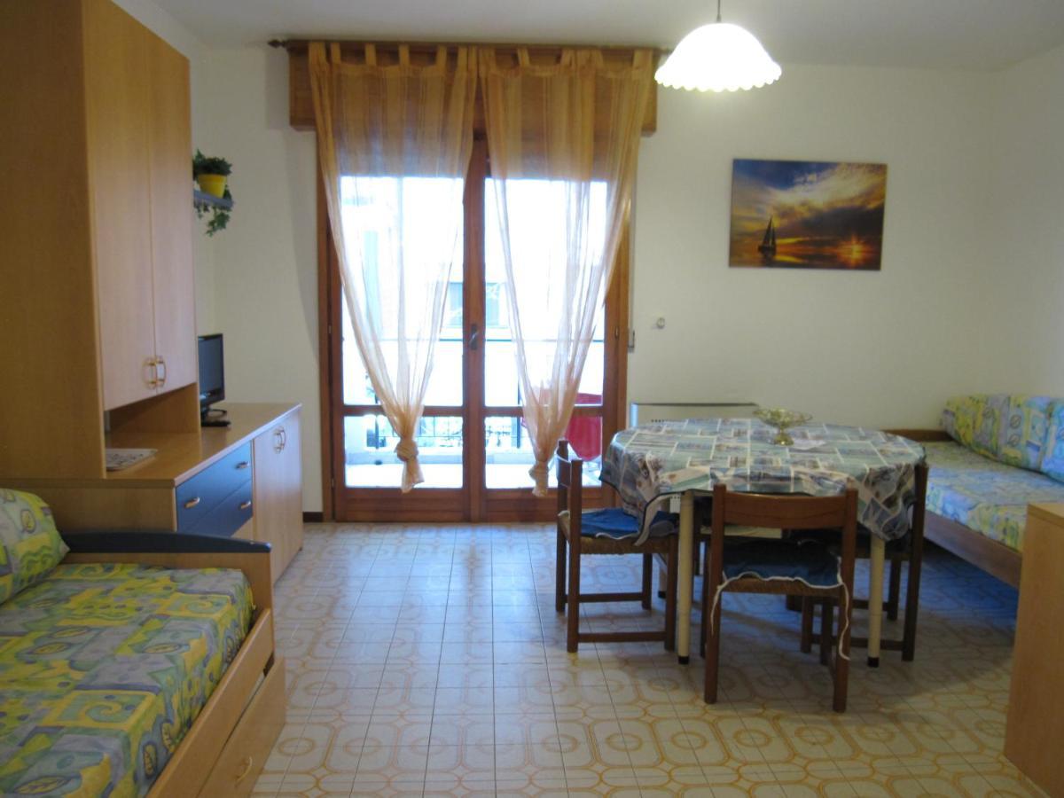 Argea Apartment Grado Bagian luar foto