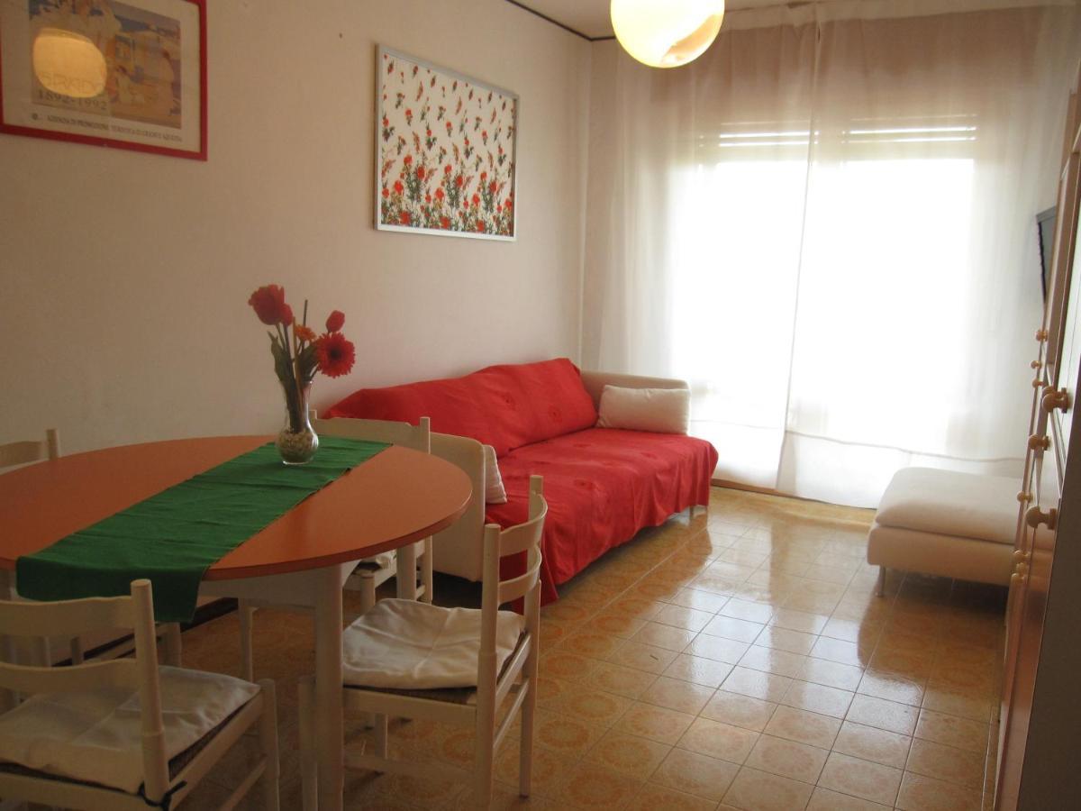 Argea Apartment Grado Bagian luar foto