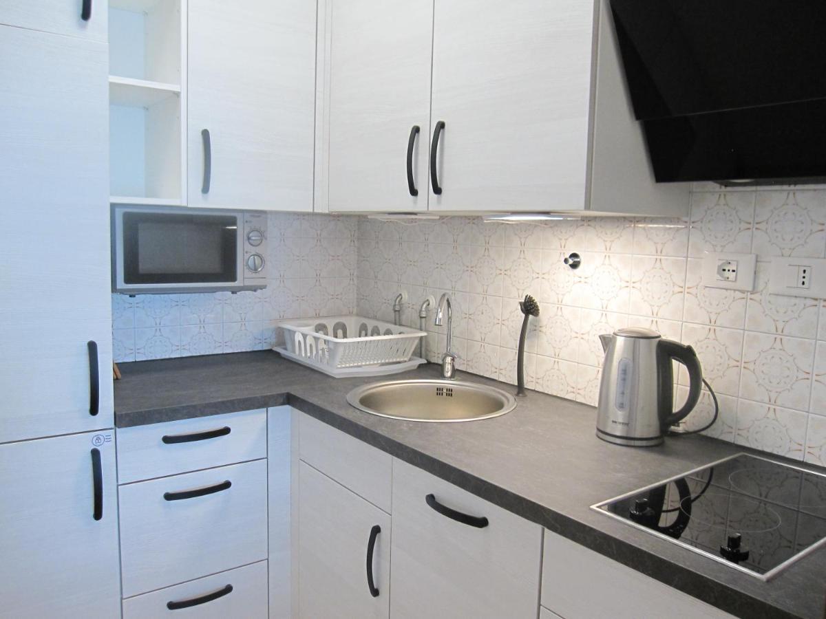 Argea Apartment Grado Bagian luar foto
